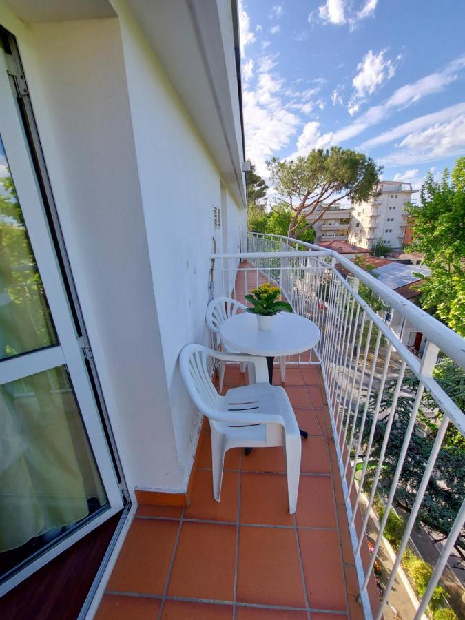 Hotel Senza Pensieri Riccione Exterior foto