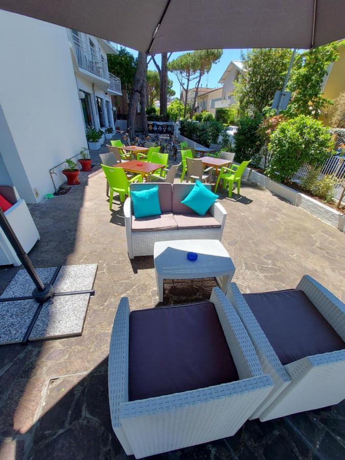 Hotel Senza Pensieri Riccione Exterior foto