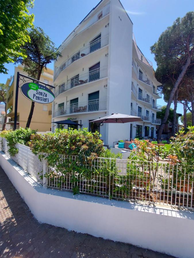 Hotel Senza Pensieri Riccione Exterior foto