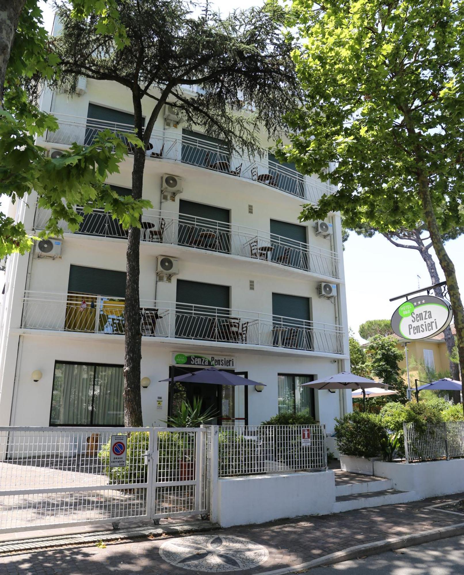 Hotel Senza Pensieri Riccione Exterior foto