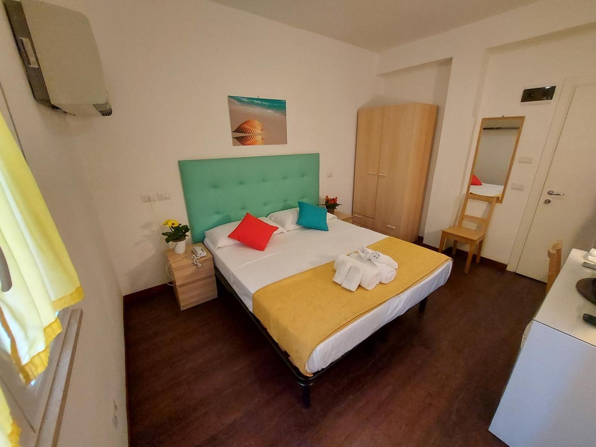 Hotel Senza Pensieri Riccione Cameră foto